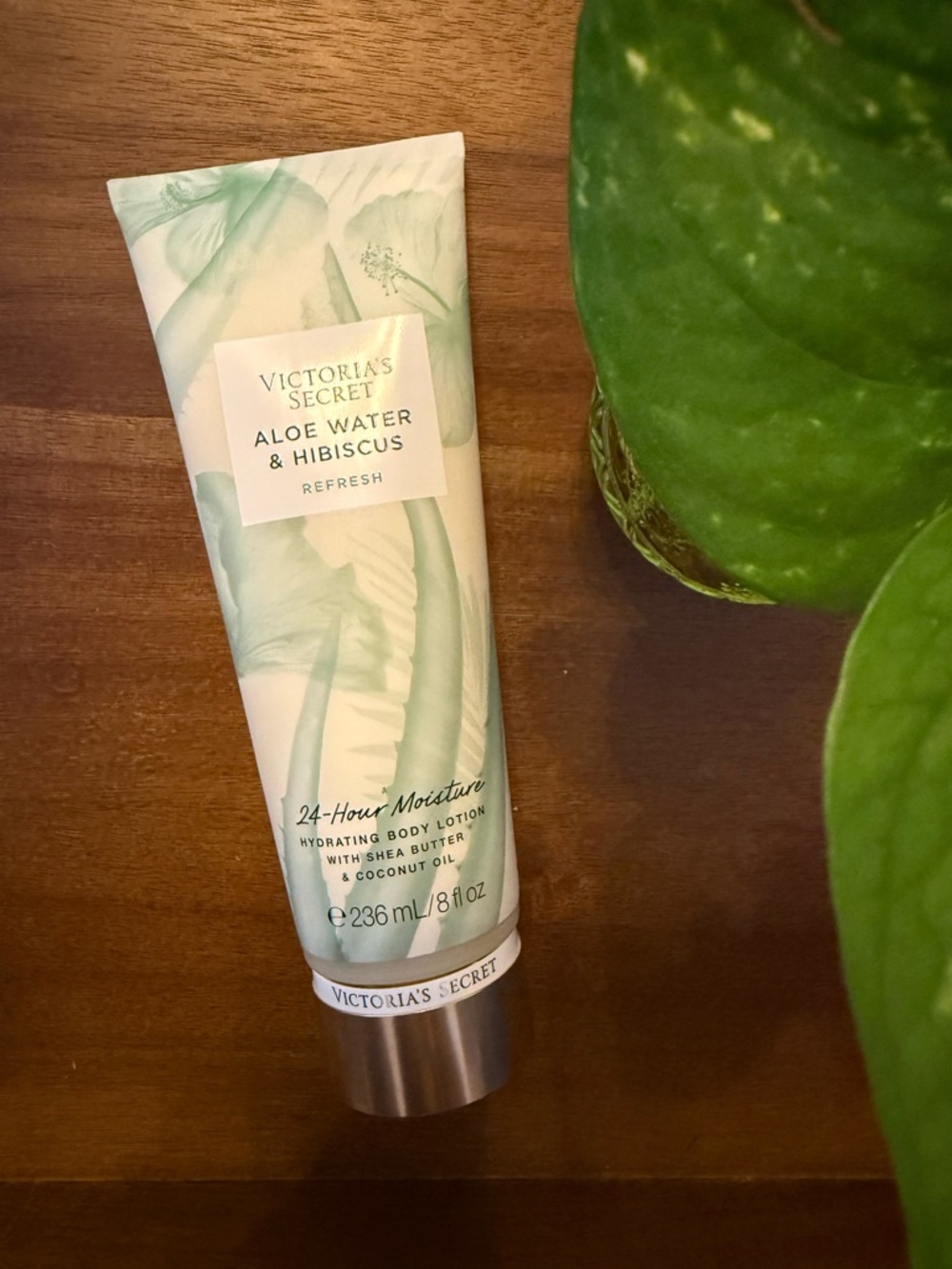 New Victoria's Secret Aloe Water & Hibiscus Hydrating Body Lotion 8oz / 236mL